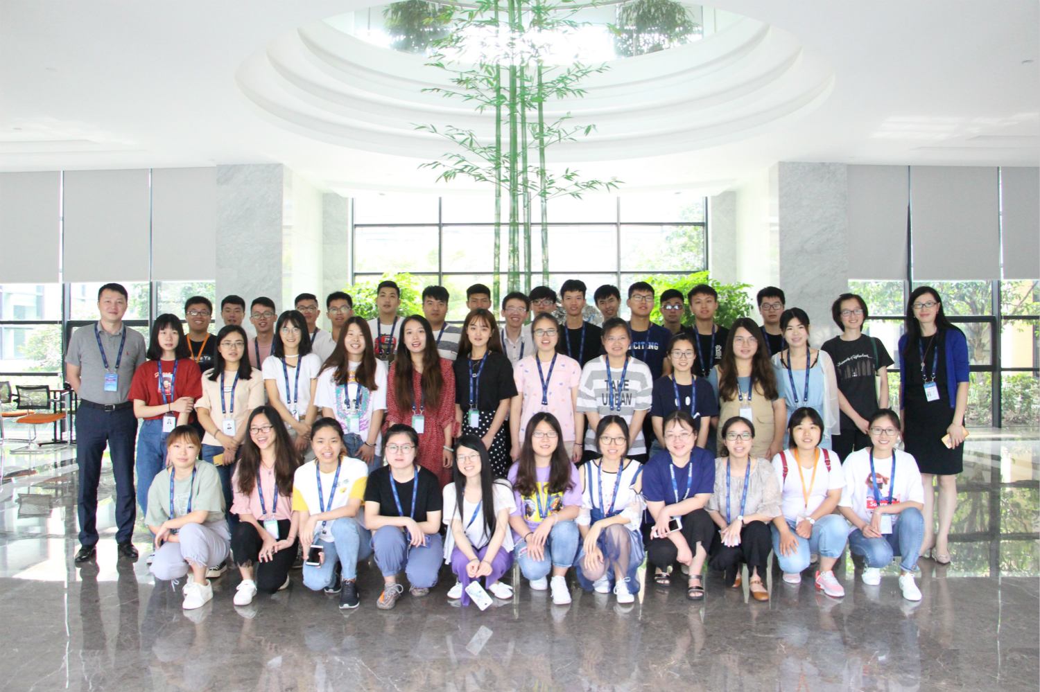 應屆生合影3_meitu_13.jpg 應屆生合影3_meitu_13.jpg