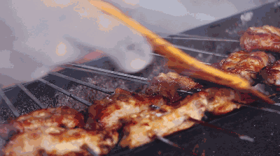 因?yàn)楹鲆暽眢w出現(xiàn)的這些變化，他們最后被確診結(jié)腸癌